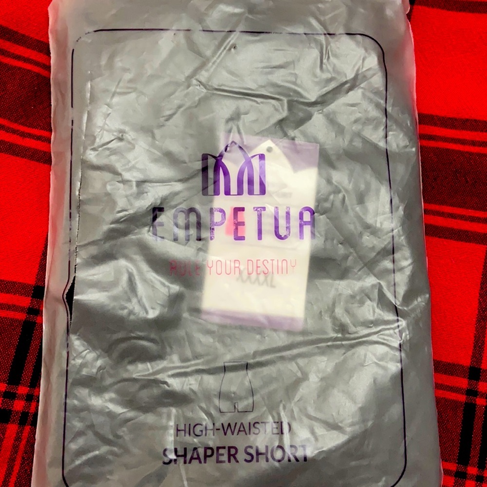 High waisted shaper short